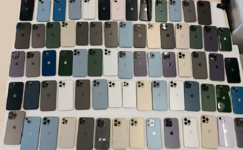 Policija je sporočila, da je &scaron;lo za doslej največjo akcijo proti članom tolp, ki kradejo mobilne telefone v britanski prestolnici. Foto: Profimedia