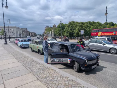 Trabant v Berlinu.