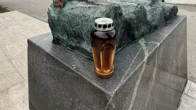 Spomenik Splavarja, celje, ob Savinji