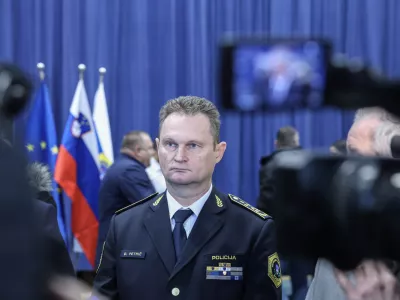 Bo&scaron;tjan Poklukar, Damjan Petrič- 12.02.2025 - Policija je nagradila 66 izjemnih posameznikov, ki so v najrazličnej&scaron;ih okoli&scaron;činah pomagali re&scaron;evati življenja ljudi - podelitev, policija, hrabrost, požrtvovalnost, priznanja//FOTO: Jaka Gasar