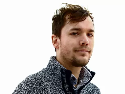 Urban Su&scaron;nik- Redakcija Dnevnik 2024 - portreti za komentarje in kolumne - kolumnisti - komentatorji &ndash; novinarji - portret //FOTO: Luka Cjuha