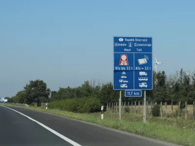 Vinjete bodo &scaron;e vedno obvezne, vendar bodo po novem v celoti digitalne.