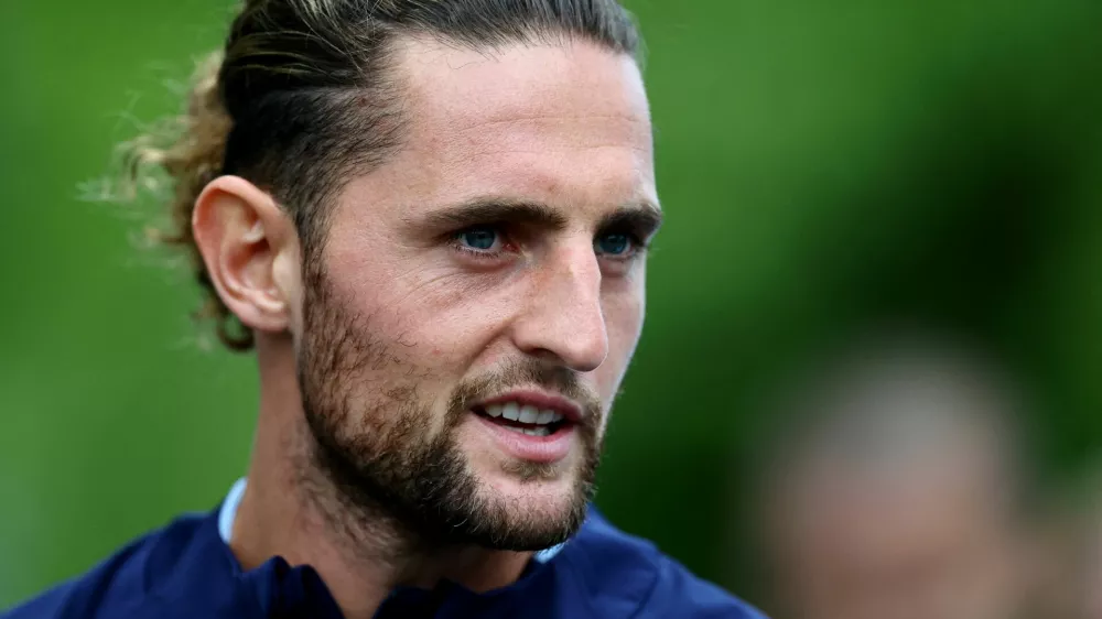 FILE PHOTO: Soccer Football - World Cup - UEFA Qualifiers - France Training - INF Clairefontaine, Clairefontaine-en-Yvelines, France - September 2, 2025 France's Adrien Rabiot during training REUTERS/Sarah Meyssonnier/File Photo