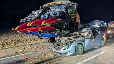 Z avtom v kombajn. Foto: Prostovoljno gasilsko dru&scaron;tvo iz Kirchberga ob Rabi