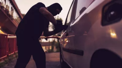 Kateri avtomobili jih najbolj privlačijo? / Foto: Istock