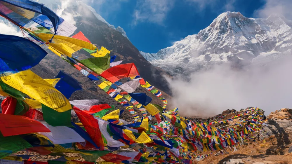 V ozadju je Annapurna. / Foto: Istock