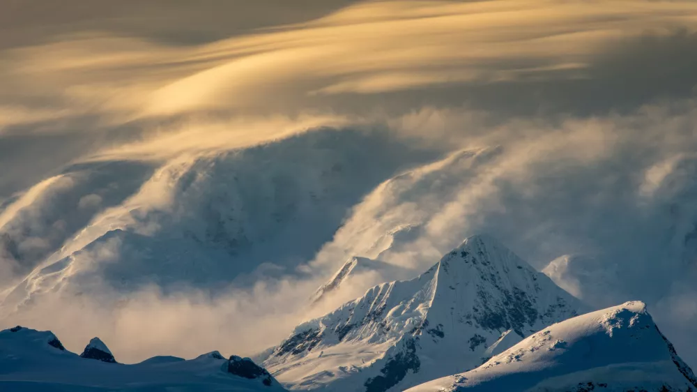 Pogled na gore na Antarktiki / Foto: Istock