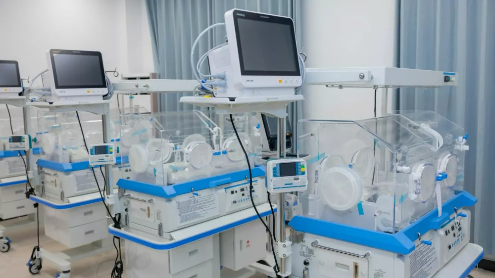MINDELO, July 23, 2025 -- This photo taken on July 22, 2025 shows an interior view of the China-built maternity ward building of Dr. Baptista de Sousa Hospital in Mindelo, Sao Vincente Island, Cape Verde. TO GO WITH "China hands over maternity ward building project in Cape Verde",Image: 1025001558, License: Rights-managed, Restrictions:, Model Release: no