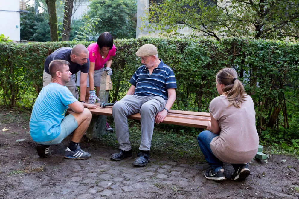 Ko sosedje zavihajo rokave