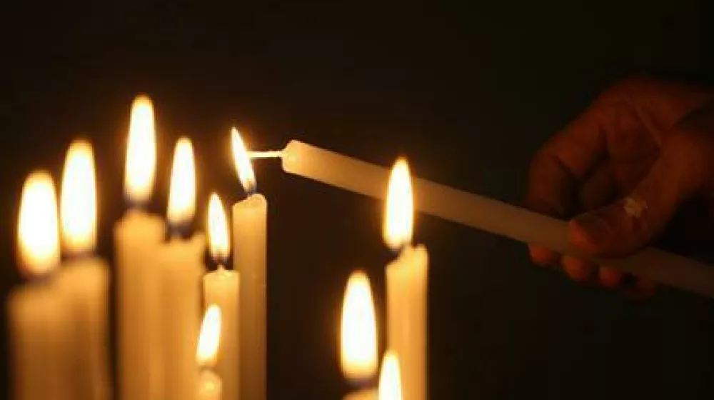 simbolicna fotka svece