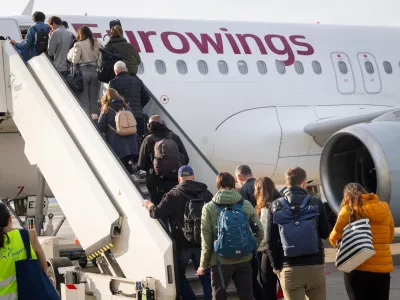 Brnik.Pristanek letala ob vzpostavitvi letalske povezave med Ljubljano in Dusseldorfom prevoznika Eurowings.