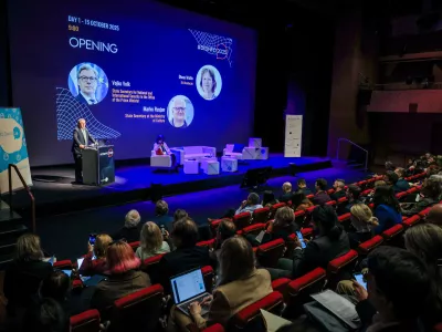 Ljubljana, Cankarjev dom.Letna mednarodna konferenca o boju proti dezinformacijam #Disinfo2025 v organizaciji nevladne organizacije EU DisinfoLab.Drzavni sekretar v kabinetu predsednika vlade Vojko Volk.