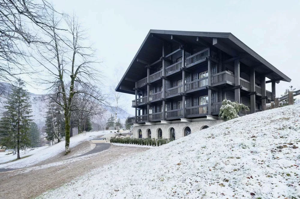 Vila Muhr je rezultat sodelovanja z arhitekturnim birojem Ofis, ki je navdih črpal iz zgodovinskih fotografij. F arhiv Vila Muhr / Foto: Vila Muhr