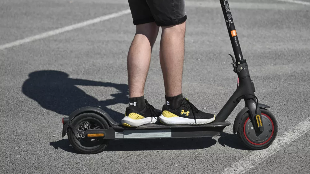 E - SKIROSKIRO SIMBOLIČNA FOTOGRAFIJAvarnost v prometu električni skiro14.05.2025 Novinarska konferenca: " Varno z e-skirojem "FOTO: Nik Erik Neubauer