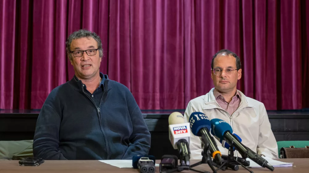 Brezovica.Novinarska konferenca, na kateri so predstavili peticijo skupine drzavljank in drzavljanov z obmocja medveda Poziv vladi k vrnitvi strokovnega upravljanja medveda ter zahteve do ministrstva za naravne vire in prostor ter vade.