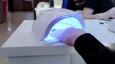 Ultravijolična svetilka je ključno orodje, toda &hellip; / Foto: Istock