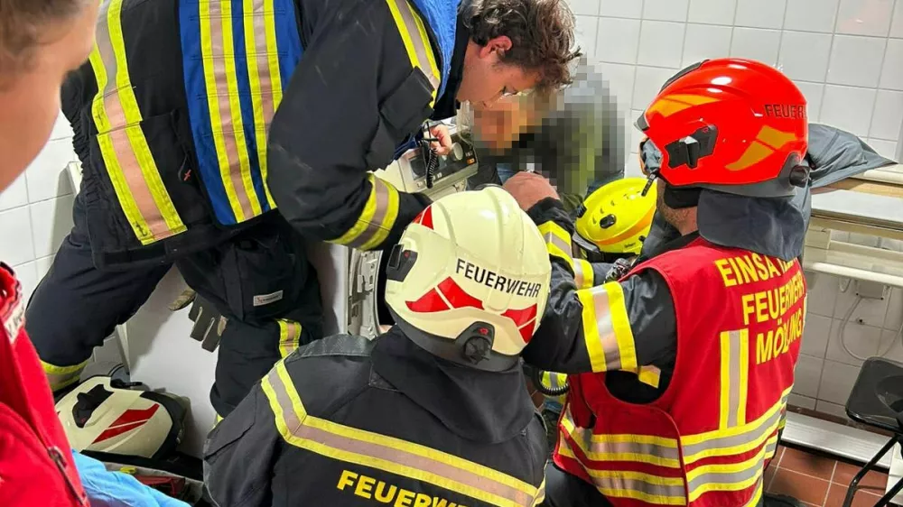 Avstrija su&scaron;ilni stroj re&scaron;evanje