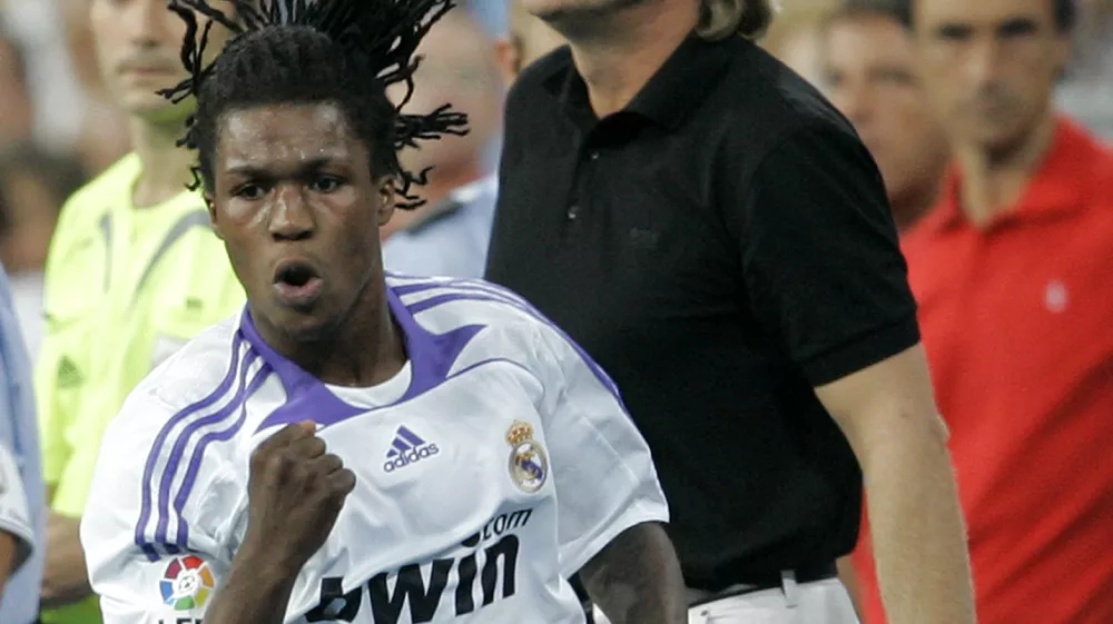 Real Madrid player Royston Drenthe, from Netherlands, celebrates his goal against Sevilla during their Spanish Supercup second leg, soccer match at the Santiago Bernabeu in Madrid, Sunday, Aug. 19, 2007. (AP Photo/Bernat Armangue)