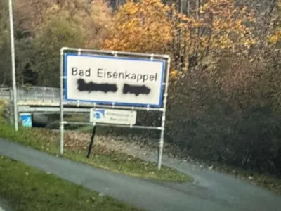 Vandalizem dvojezične table Avstrija