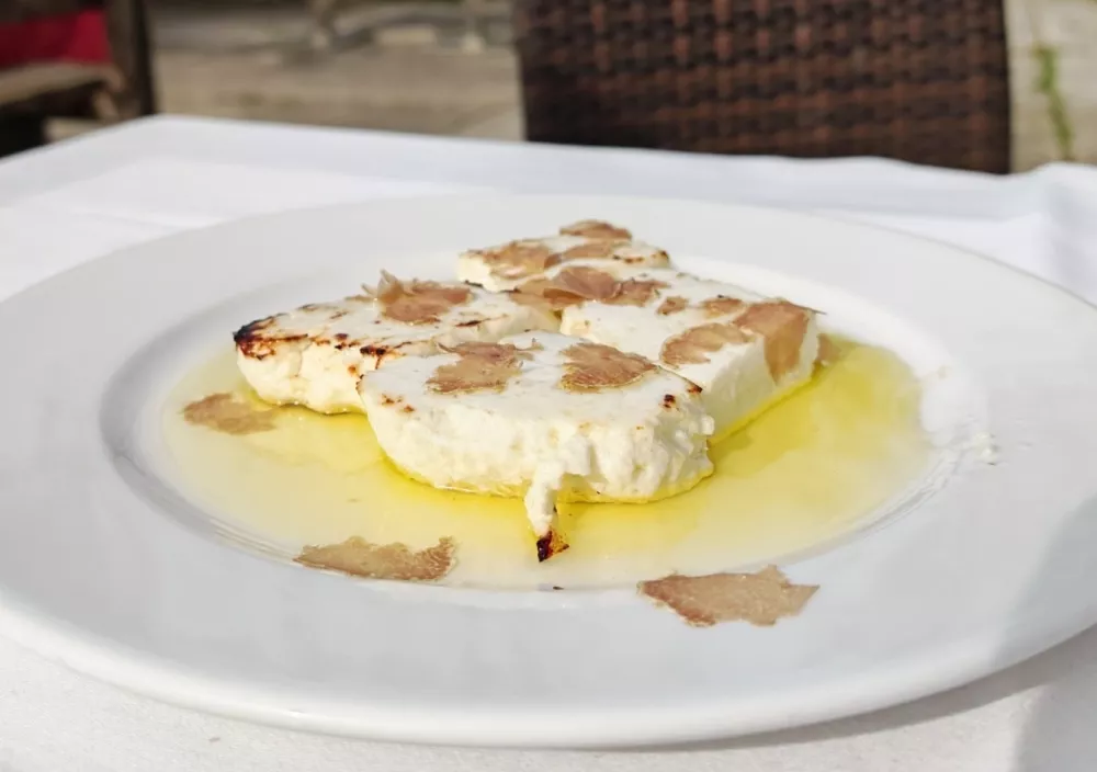 Popečena rikota z belimi tartufi, Gostilna Belvedur