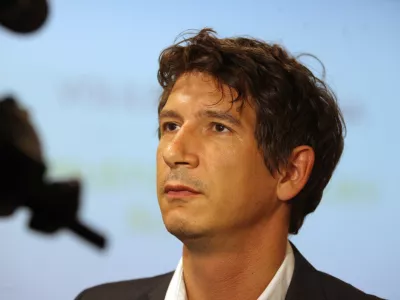 dosedanji predsednik DNS Grega Repovž - Volilna skup&scaron;čina DNS - Dru&scaron;tvo novinarjev Slovenije, na kateri so poleg organov dru&scaron;tva volili tudi novega predsednika.   //FOTO: Luka Cjuha