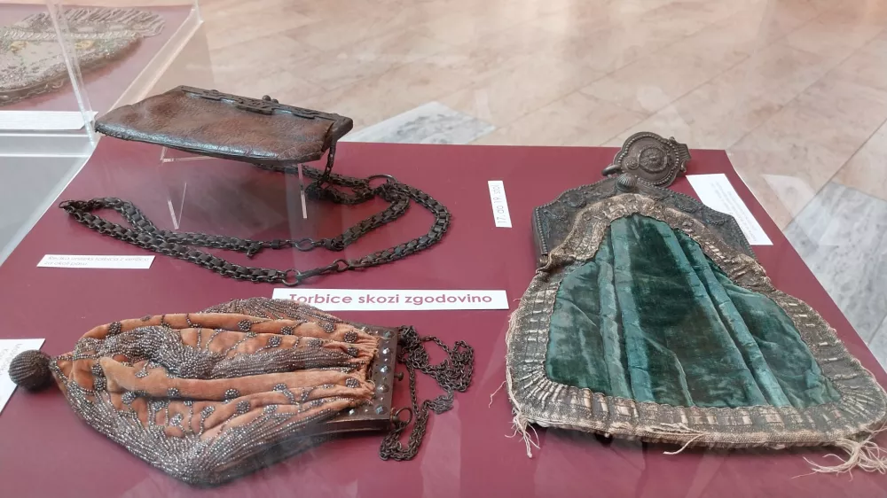Redke torbice, ki so se nosile med 17. in 19. stoletjem. 