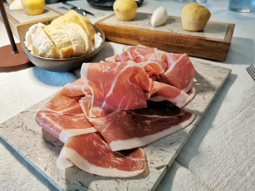 Pr&scaron;ut, Hi&scaron;a Krasna