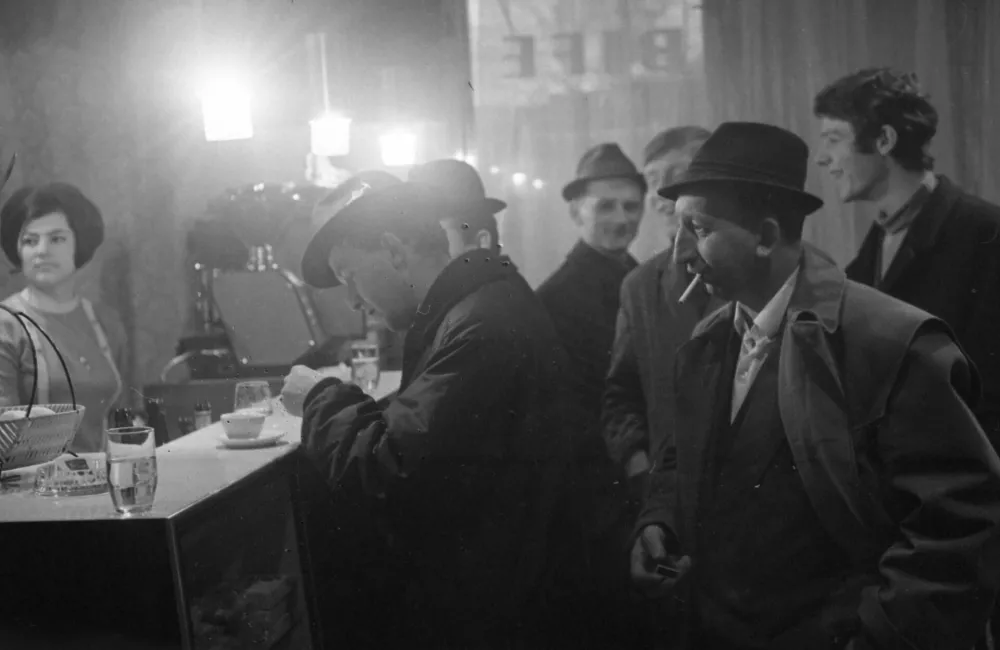 November, kot ga ni več: spomini na koline, petrolejke in prve rock zabave