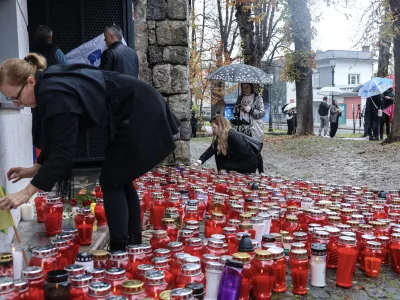 - 25.10.2025 - žalovanje za ubitim prebivalcem novega mesta//FOTO: Jaka Gasar