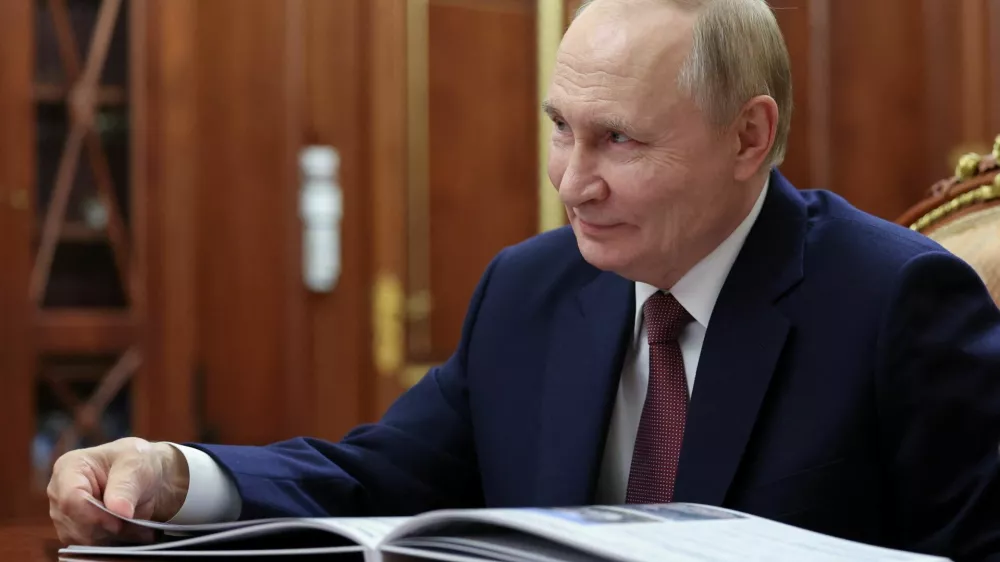 Russian President Vladimir Putin attends a meeting with DOM.RF CEO Vitaly Mutko at the Kremlin in Moscow, Russia October 20, 2025. Sputnik/Alexander Kazakov/Pool via REUTERS ATTENTION EDITORS - THIS IMAGE WAS PROVIDED BY A THIRD PARTY.