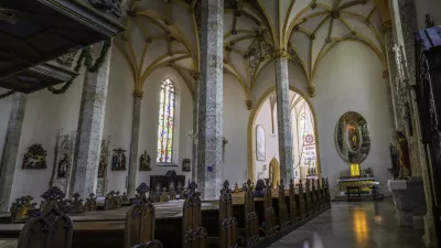 župnijska cerkev sv. Kancijana in tovari&scaron;ev mučencev v Kranju / Foto: Arhiv župnija Kranj