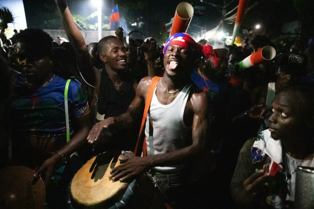 Veselje nogometnih navijačev v haitijski prestolnici Port-au-Prince.&nbsp;/ Foto: Profimedia