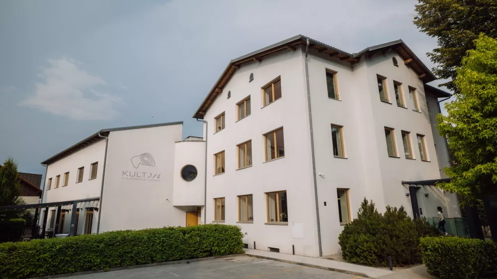 Turistična &scaron;ola v nekdanji siroti&scaron;nici