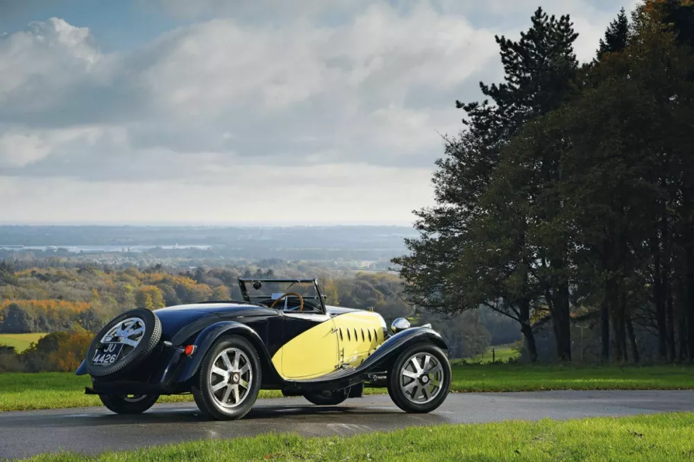 Bugatti type 55 (1931&ndash;1935): Umetnina na &scaron;tirih kolesih, izdelali so jih le 38