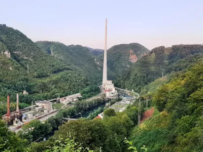 Znova obujajo trboveljski dimnik