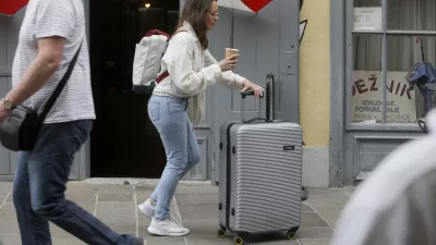 - Ljubljana - - 10.06.2022 - Turizem v Sloveniji &ndash; poletna turistična sezona - turisti - //FOTO: Jaka Gasar