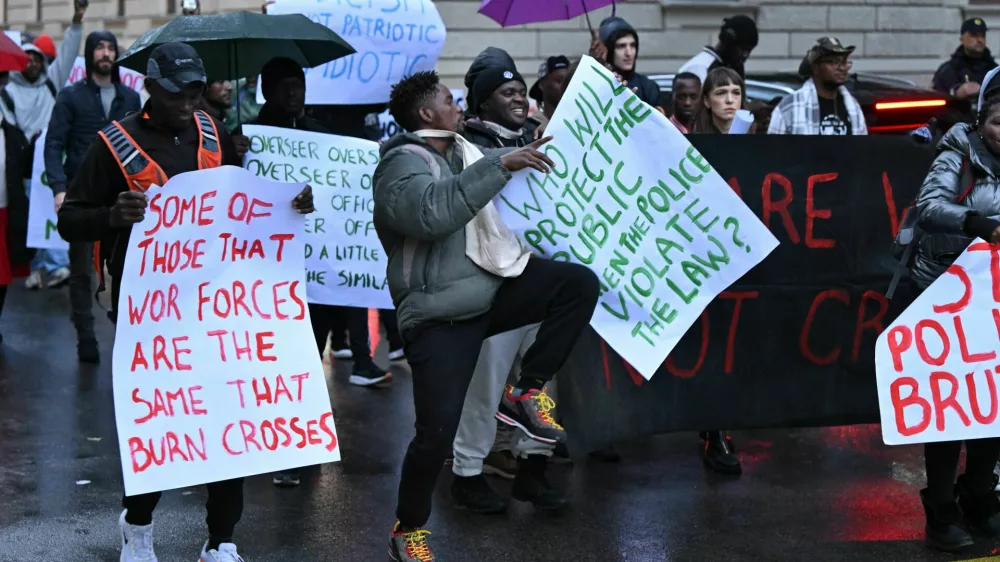 Slovenija, Ljubjana, 23.10.2025, 23. oktober 2025 Protestni shod Ambasade Rog zaradi očitkov policiji o prekomernem in rasno motiviranem nasilju ob posredovanju v lokalu v sredi&scaron;ču Ljubljane. Družba, tuji delavci, pomanjkanje delovne sile, migranti, posel, izkori&scaron;čanje delavcev, rasizemFoto:Žiga Živulović jr./F.A.Bobo