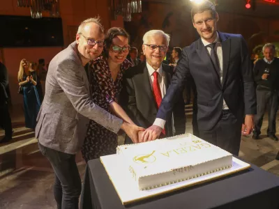 DOCENTRIC, Jurij Leskovec, ANA GLIGORIJEVIĆ, Bogomir Stra&scaron;ek, Simon Mesec23.10.2025 - Gazela 2025 - sklepna prireditev Slovenska gazela 2025 v organizaciji časnika Dnevnik, slavnostna razglasitev zlate Gazele za leto 2025. Cankarjev dom //FOTO: Luka Cjuha