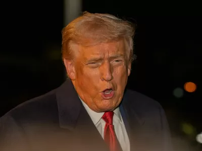 24 October 2025, US, Washington: US President Donald Trump gestures with his hand as he speaks to the media ahead of boarding Marine One on the South Lawn of the White House en route to Malaysia. Photo: Joey Sussman/ZUMA Press Wire/dpa