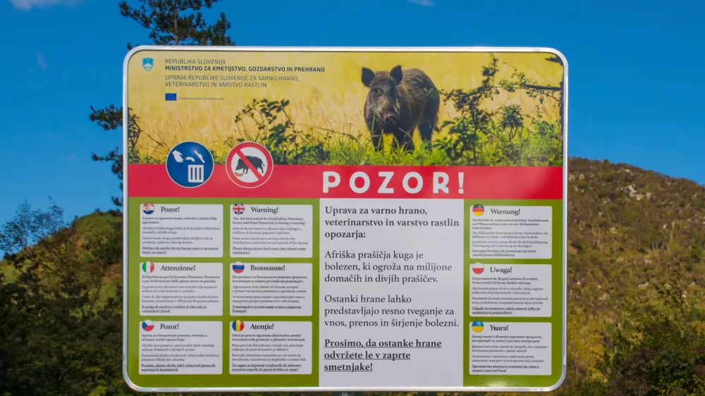 Afri&scaron;ka pra&scaron;ičja kuga prizadene tako domače kot tudi divje pra&scaron;iče. Ponekod so že postavili tak&scaron;ne table. 