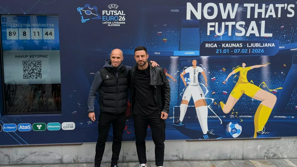 Ljubljana.Odkritje odstevalnika do EP v futsalu 2026, ki ga bo Slovenija gostila skupaj z Litvo in Latvijo.Ambasadorja prvenstva Igor Osredkar in Bojan Jokic.