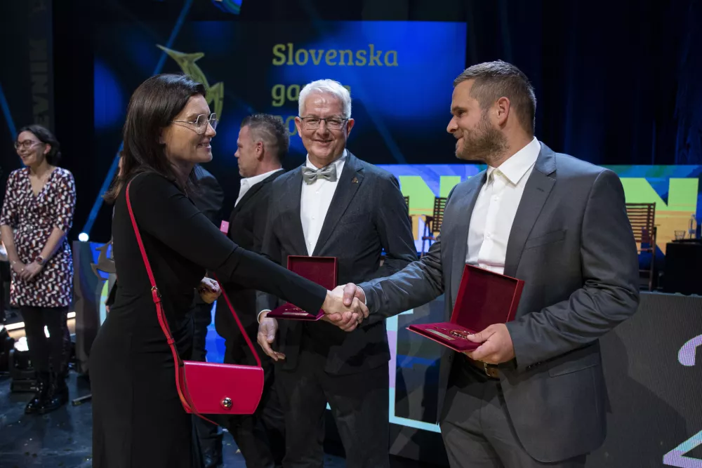 Od leve proti desni: DNEVNIK MEDIJI - Tatjana Tanackovič, GONZAGA PRO - Iztok Bizjak in ELEKTRO UGOV&Scaron;EK - Klemen Ugov&scaron;ek (Foto: Katja Kodba)