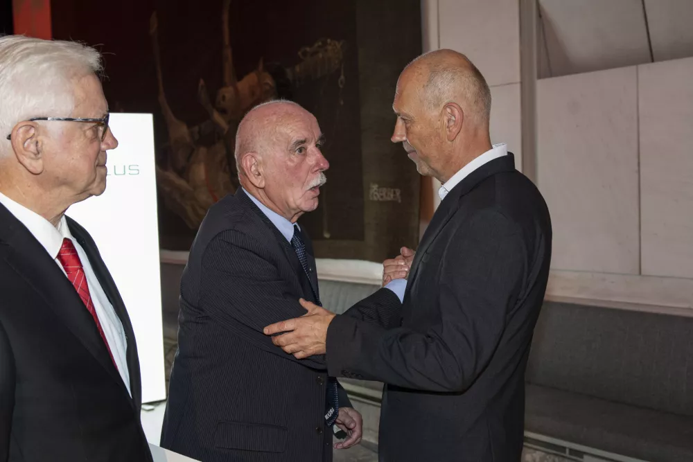 Od leve proti desni: KLS LJUBNO - Mirko Stra&scaron;ek, Matija Krnc in DNEVNIK MEDIJI - Bojan Petan (Foto: Katja Kodba)