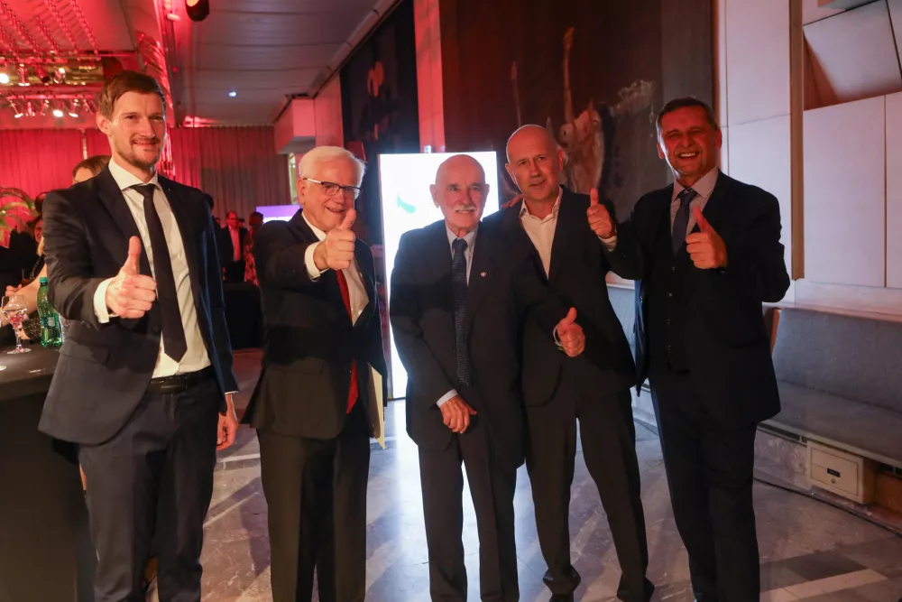 MEBOR - Simon Mesec, KLS LJUBNO - Bogomir Stra&scaron;ek, Matija Krnc, DNEVNIK MEDIJI - Bojan Petan in Miran Lesjak (Foto: Luka Cjuha)