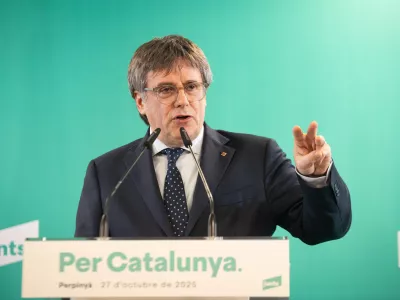 27 October 2025, France, Perpignan: Junts party of Catalan separatist leader Carles Puigdemont speaks during a press conference following a Junts per Catalunya party meeting in Perpignan. Puigdemont decided to cancel its support pact with S&aacute;nchez's Socialist Party (PSOE) Photo: Gl&ograve;ria S&aacute;nchez/EUROPA PRESS/dpa