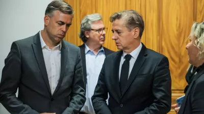 Novo mesto, Rotovz.Predsednik vlade Robert Golob se je danes sestal z zupanom Novega mesta Gregorjem Macedonijem in drugimi predstavniki jugovzhodnih obcin.