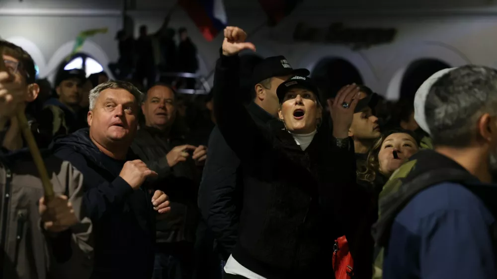 Nezadovoljstvo ob nagovoru premierja Goloba. Foto: Jaka Gasar