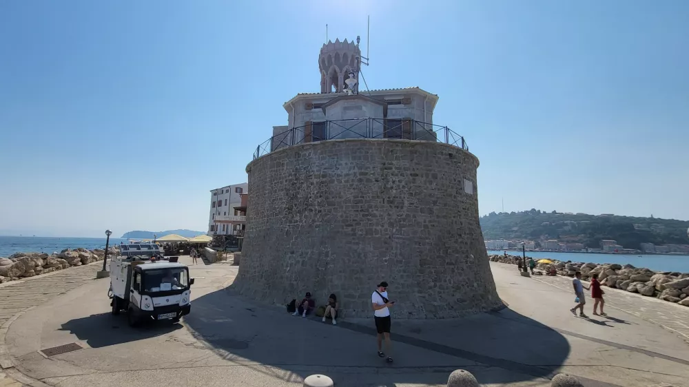 svetilnik punta piran / Foto: Katja Gle&scaron;čič 