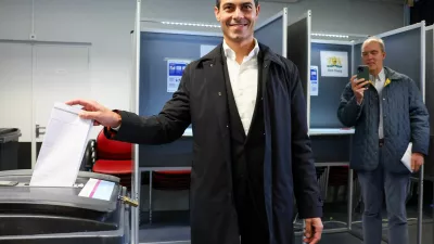 Democrats 66 (D66) party leader Rob Jetten casts his vote during the Dutch parliamentary election, in The Hague, Netherlands, October 29, 2025. REUTERS/Piroschka van de Wouw 