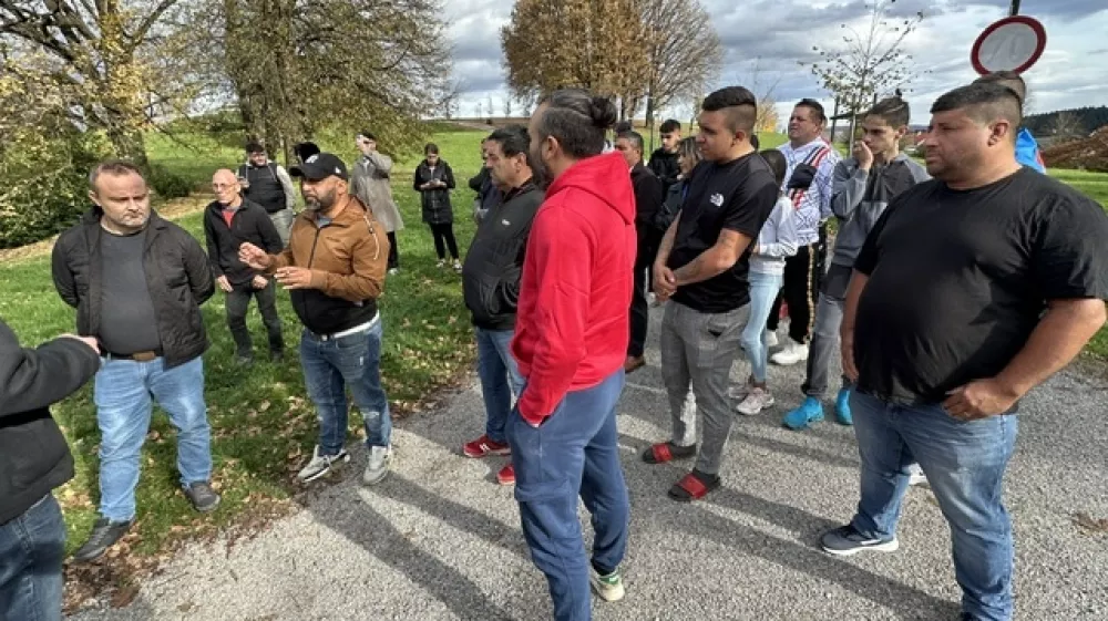 Crnomelj.Izjava za medije v sklopu shoda predstavnikov romske skupnosti.